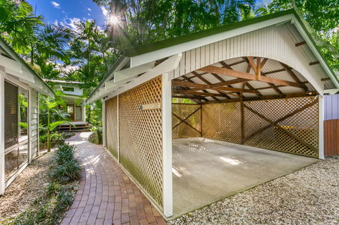 A Beach House At Byron - Tourism Canberra 6