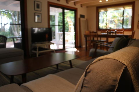 A Beach House At Byron - Tourism Canberra 14