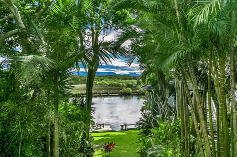 A Beach House At Byron - Tourism Canberra 3