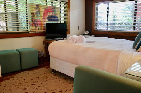 A Beach House At Byron - Tourism Canberra 40
