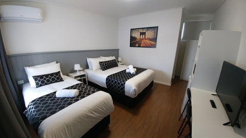 Eden Motel - Tourism Canberra 4