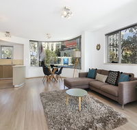 Lower Bridge and Sails - Executive 2BR Darlinghurst Apartment with Balcony and Rooftop Views - Tourism Canberra