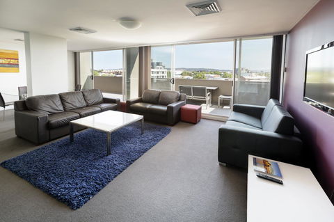 Honeysuckle Executive Apartments - Tourism Canberra 40