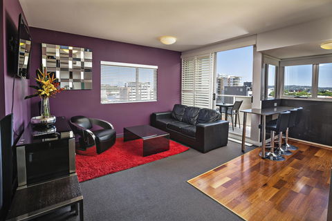 Honeysuckle Executive Apartments - Tourism Canberra 14