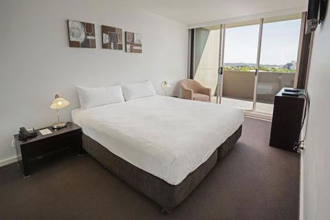 Honeysuckle Executive Apartments - Tourism Canberra 36