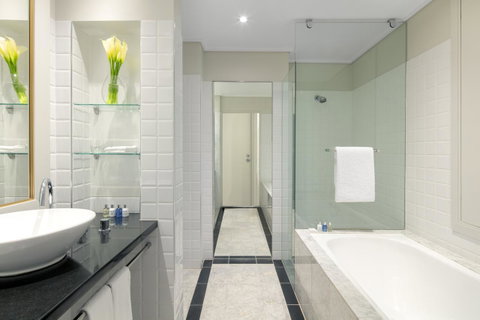 Radisson Blu Plaza Hotel Sydney - Tourism Canberra 7
