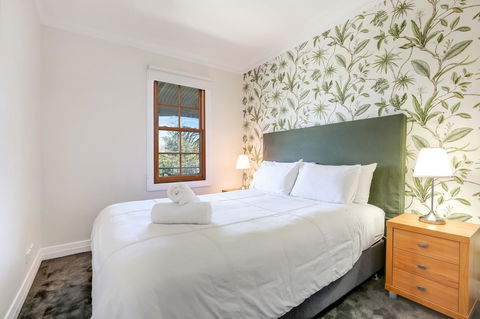 Bellevue Accommodation - Tourism Canberra 0