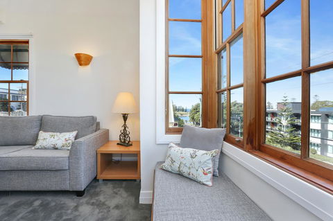 Bellevue Accommodation - Tourism Canberra 9