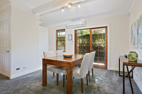 Bellevue Accommodation - Tourism Canberra 7