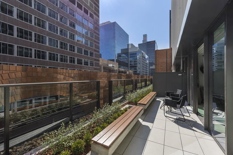 SKYE Suites Sydney - Tourism Canberra 18