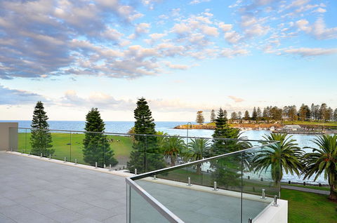 Belle Vue- Penthouse At Black Beach - Tourism Canberra 15
