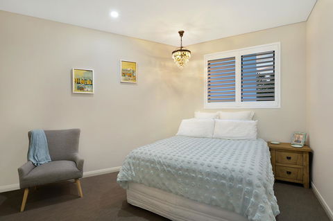 Belle Vue- Penthouse At Black Beach - Tourism Canberra 12