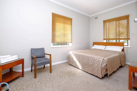 Lakes And Ocean Hotel Forster - Tourism Canberra 8