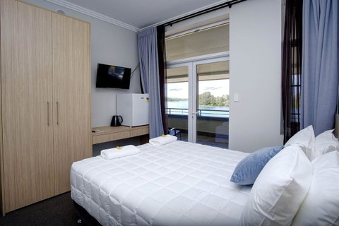Lakes And Ocean Hotel Forster - Tourism Canberra 30