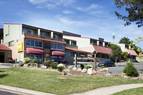 Alpine Gables - Tourism Canberra 0
