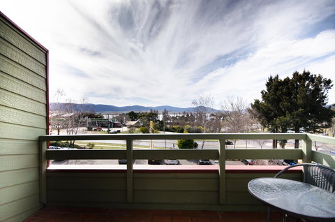 Alpine Gables - Tourism Canberra 3