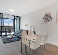 Cozy apartment with Water view plus Winter garden - Tourism Canberra
