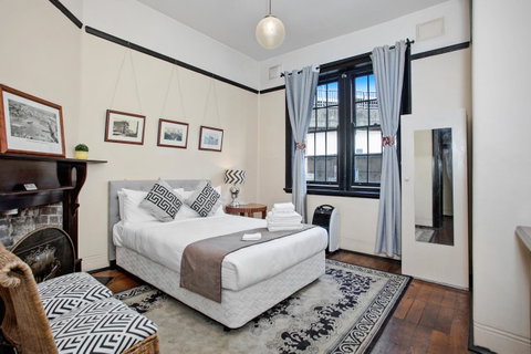 Sydney Harbour Bed And Breakfast - Tourism Canberra 1