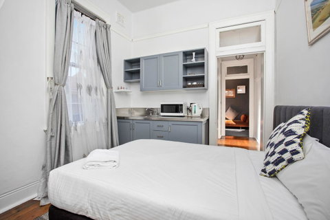 Sydney Harbour Bed And Breakfast - Tourism Canberra 8