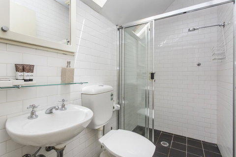 Sydney Harbour Bed And Breakfast - Tourism Canberra 35