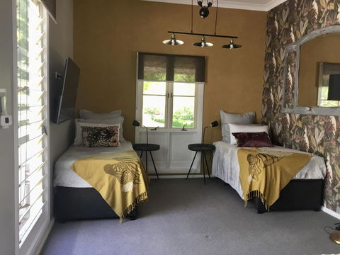 Chanticleer Gardens Barn Cottage With A Pool - Tourism Canberra 14