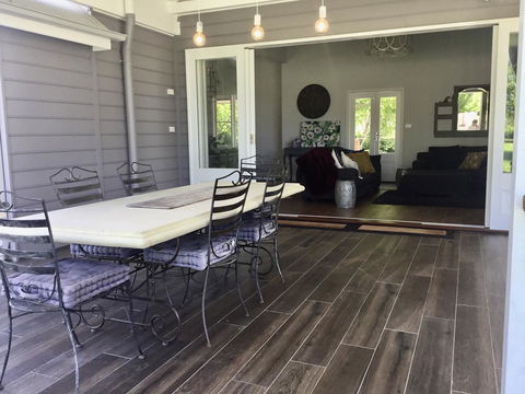 Chanticleer Gardens Barn Cottage With A Pool - Tourism Canberra 12