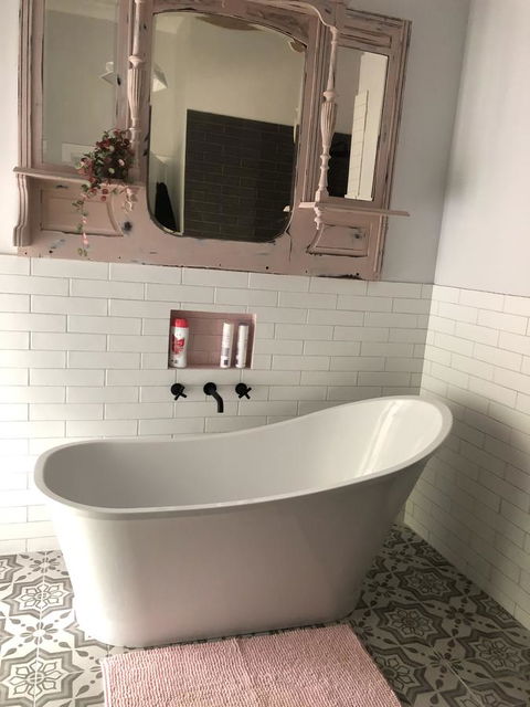 Chanticleer Gardens Barn Cottage With A Pool - Tourism Canberra 32