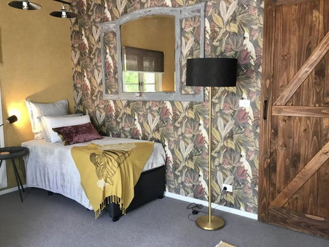 Chanticleer Gardens Barn Cottage With A Pool - Tourism Canberra 2