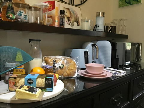 Chanticleer Gardens Barn Cottage With A Pool - Tourism Canberra 39