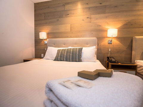Crown Hotel Surry Hills - Tourism Canberra 3