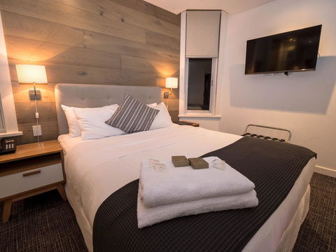 Crown Hotel Surry Hills - Tourism Canberra 2