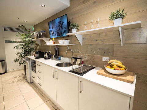 Crown Hotel Surry Hills - Tourism Canberra 4