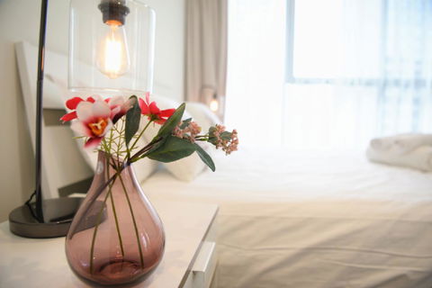 Sydney CBD Modern 2 Bedroom Apartment + Free Car Parking - Tourism Canberra 27
