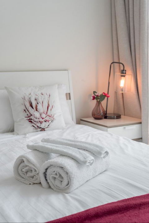 Sydney CBD Modern 2 Bedroom Apartment + Free Car Parking - Tourism Canberra 10