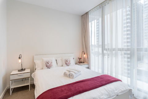 Sydney CBD Modern 2 Bedroom Apartment + Free Car Parking - Tourism Canberra 8
