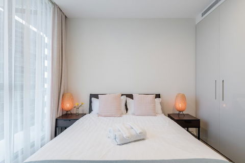 Sydney CBD Modern 2 Bedroom Apartment + Free Car Parking - Tourism Canberra 13