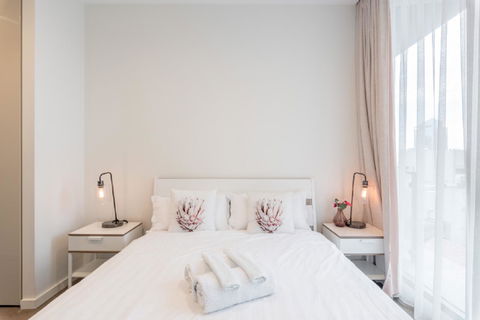Sydney CBD Modern 2 Bedroom Apartment + Free Car Parking - Tourism Canberra 7