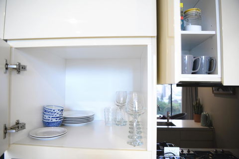 Sydney CBD Modern 2 Bedroom Apartment + Free Car Parking - Tourism Canberra 23