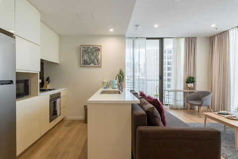 Sydney CBD Modern 2 Bedroom Apartment + Free Car Parking - Tourism Canberra 21