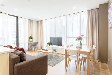 Sydney CBD Modern 2 Bedroom Apartment + Free Car Parking - Tourism Canberra 0