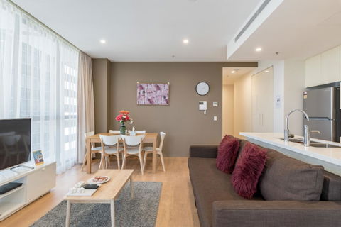 Sydney CBD Modern 2 Bedroom Apartment + Free Car Parking - Tourism Canberra 1