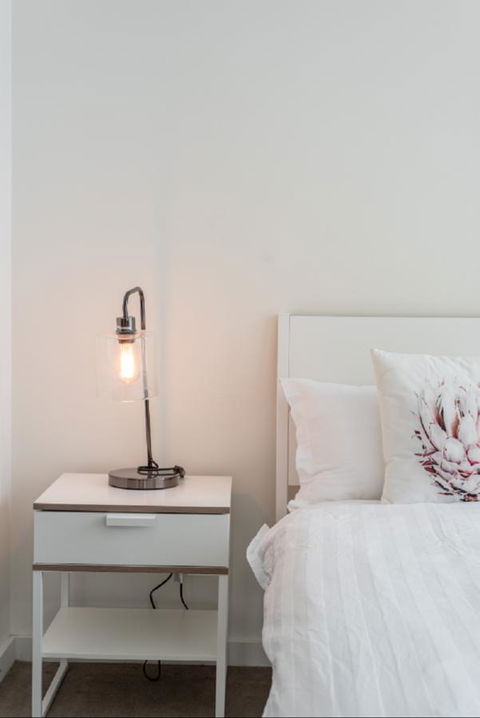 Sydney CBD Modern 2 Bedroom Apartment + Free Car Parking - Tourism Canberra 11