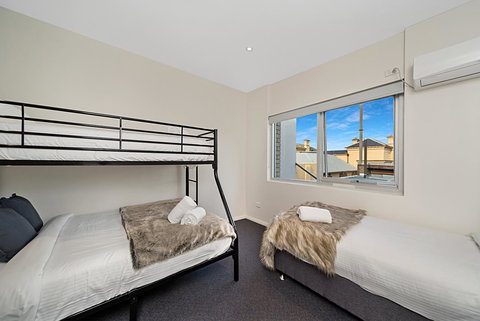 Carlton Suites - Tourism Canberra 22