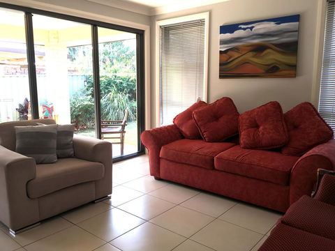 Sydney Amazing Holiday Home Bridal BnB - Tourism Canberra 0