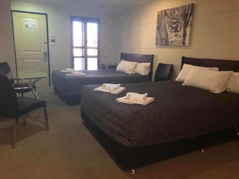 Balranald Club Motel - Tourism Canberra 0