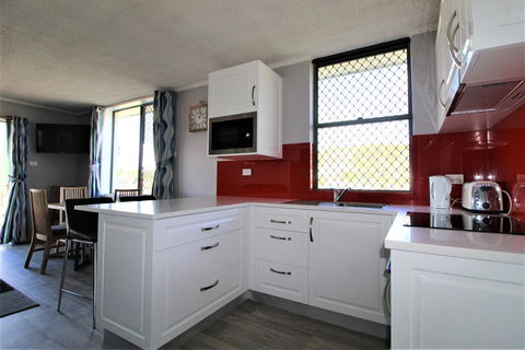 Beachfront 3, 25 Willow Street - Tourism Canberra 6