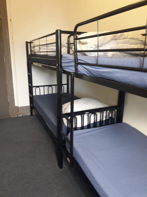 Clover Backpackers - Tourism Canberra 12