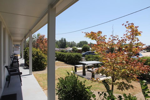 Tumut Apartments - Tourism Canberra 13