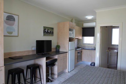 Tumut Apartments - Tourism Canberra 8