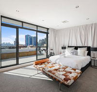 Darling Harbour Penthouse ViewsJacuzzi - Tourism Canberra